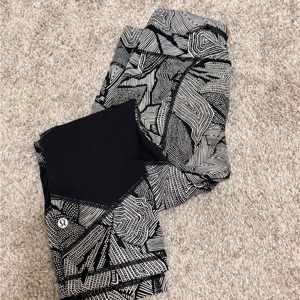 Lululemon Pace Rival Crop Dottie Tribe